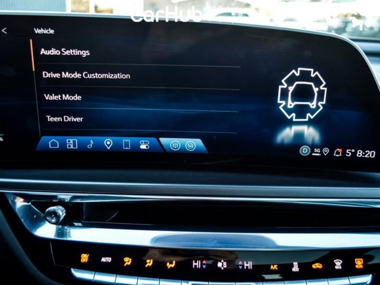 2024 Cadillac LYRIQ Tech 33"Display Glass Roof w/Power Sahade Blind Spot R-Start Photo