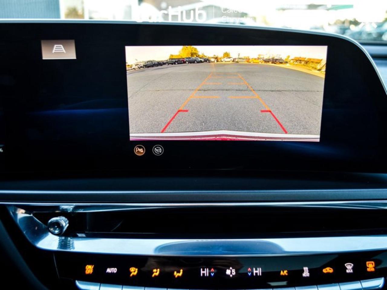 2024 Cadillac LYRIQ Tech 33"Display Glass Roof w/Power Sahade Blind Spot R-Start Photo