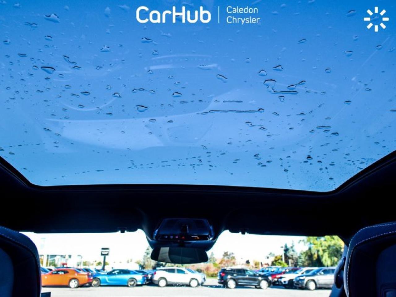 2024 Cadillac LYRIQ Tech 33"Display Glass Roof w/Power Sahade Blind Spot R-Start Photo2