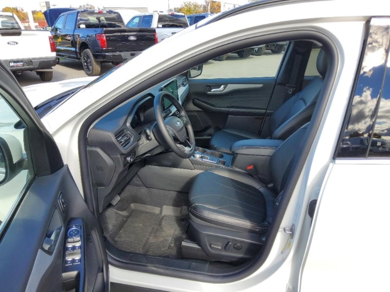 2025 Ford Escape Platinum Photo