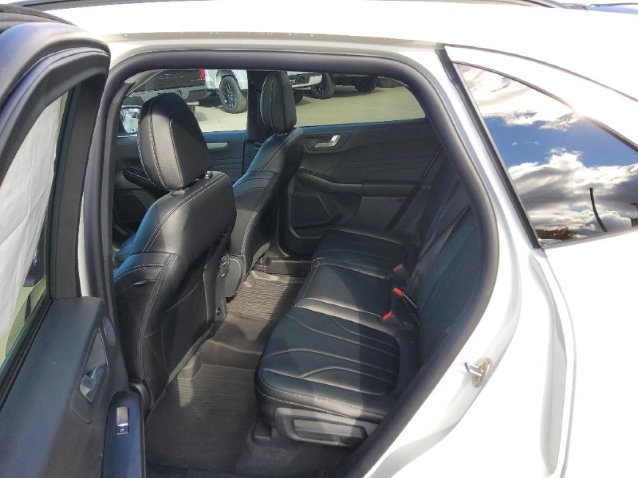 2025 Ford Escape Platinum Photo