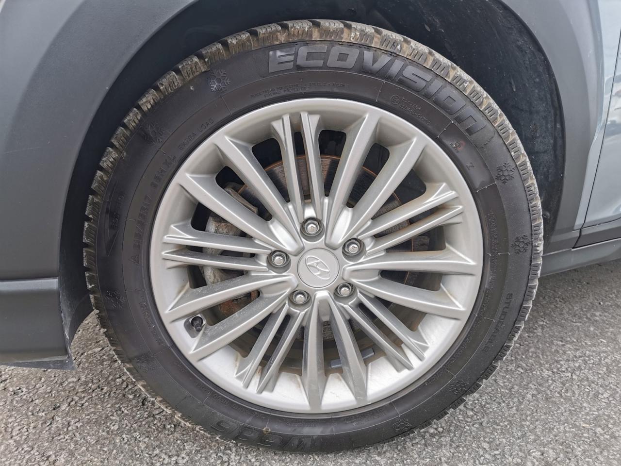 2020 Hyundai KONA SEL AWD - Photo #9