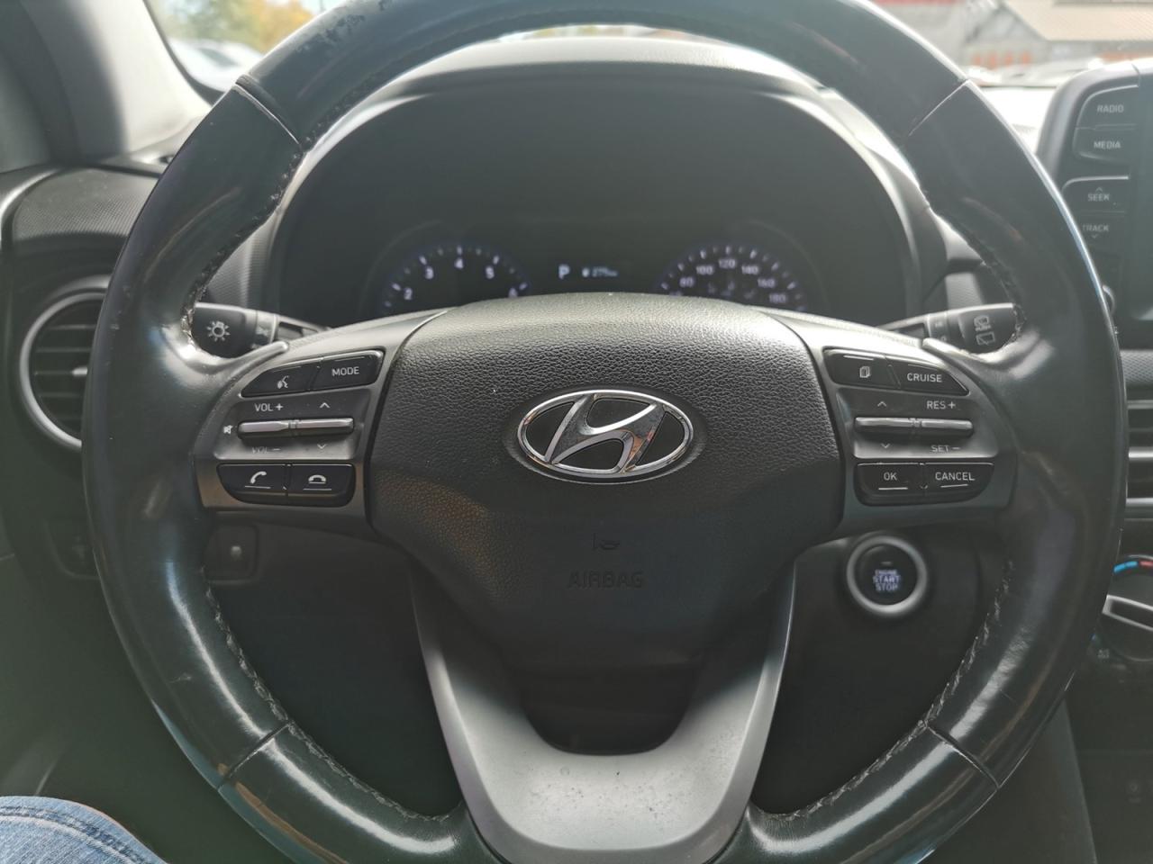 2020 Hyundai KONA SEL AWD - Photo #24