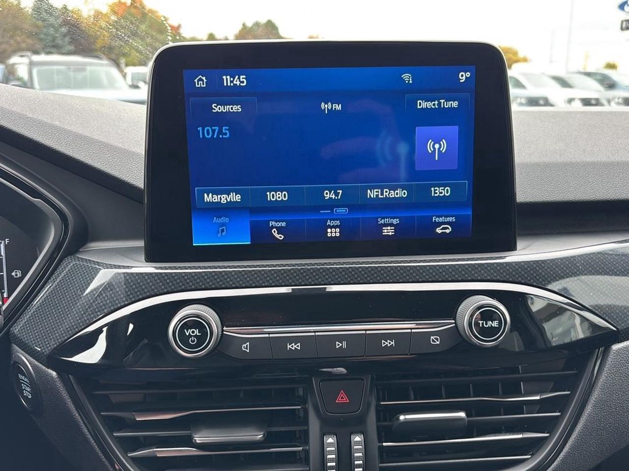 2023 Ford Escape ST-LINE, AWD, 2.5L HYBRID, HEATED SEATS AND WHEEL! Photo