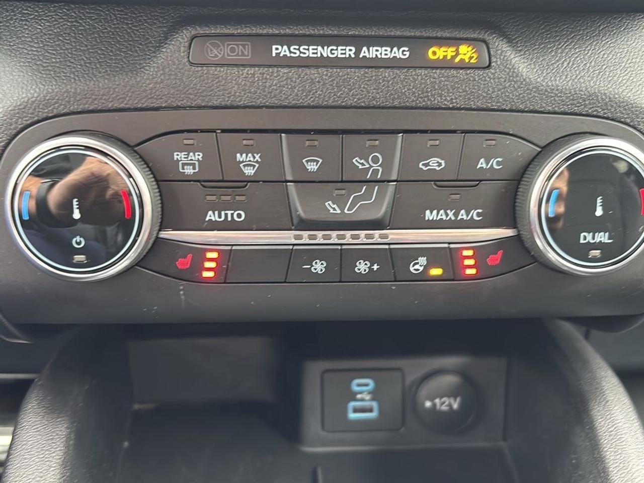 2023 Ford Escape ST-LINE, AWD, 2.5L HYBRID, HEATED SEATS AND WHEEL! Photo