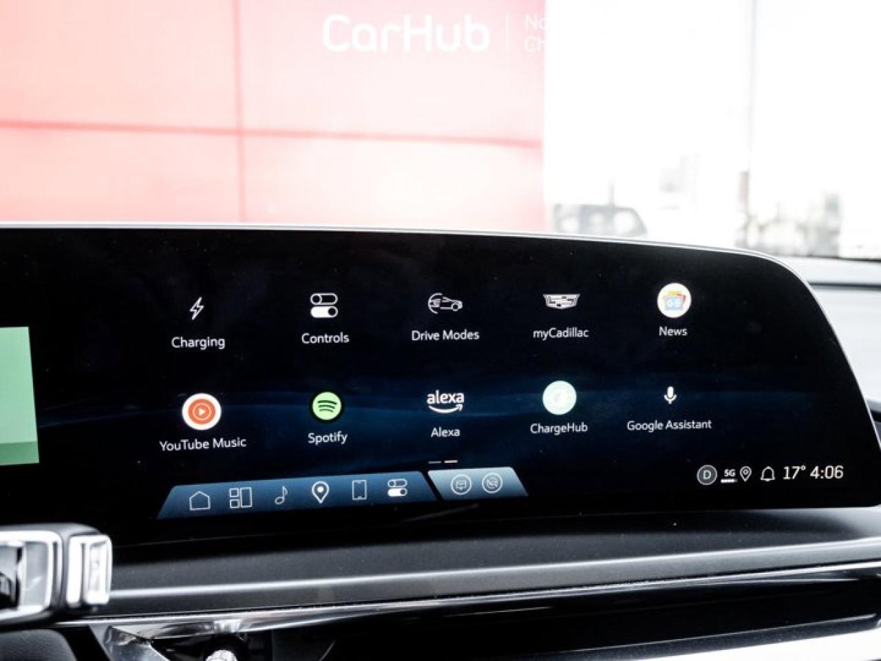 2024 Cadillac LYRIQ Tech Panoroof Heated Seats Apple CarPlay Android Auto Photo