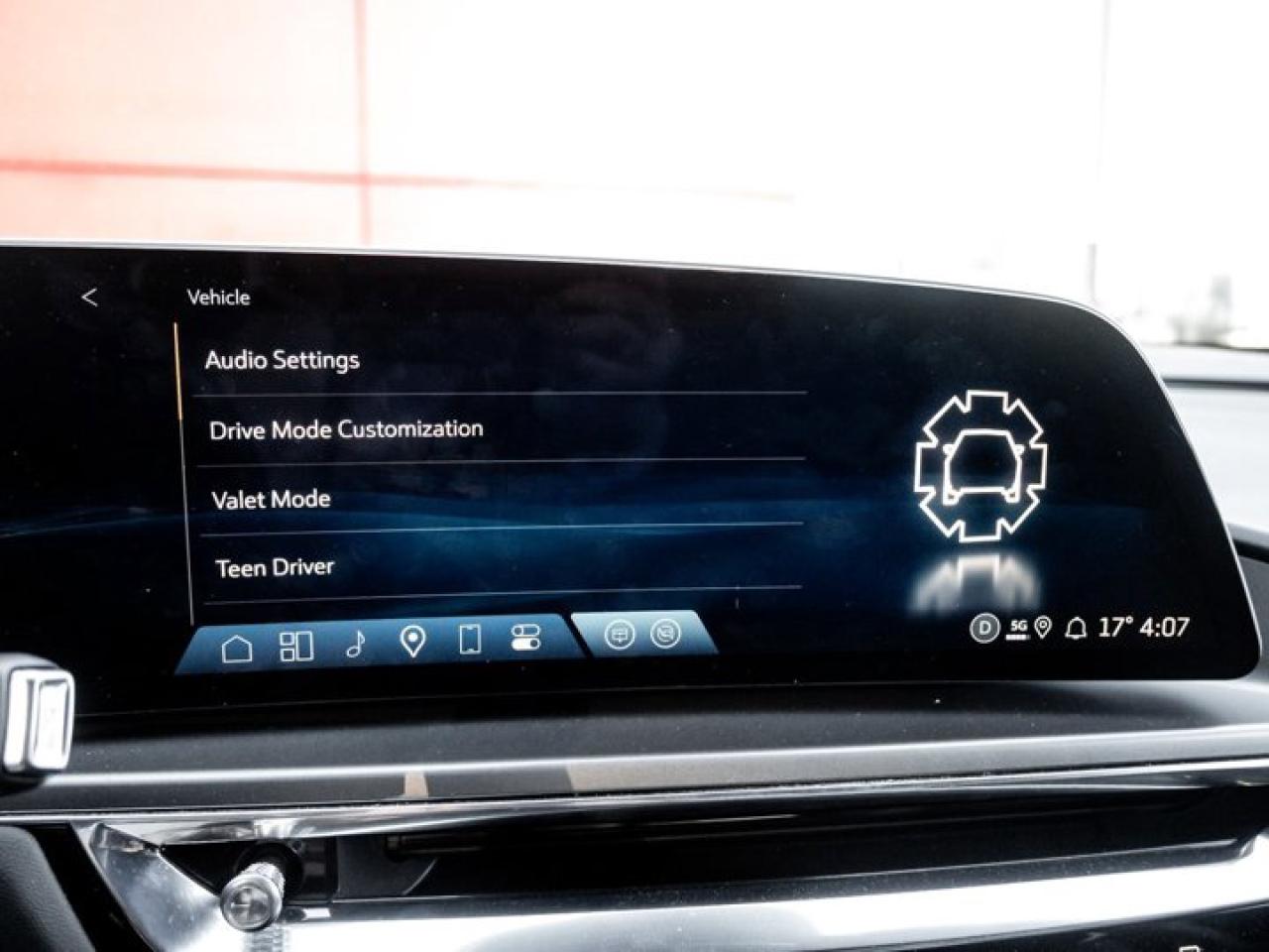 2024 Cadillac LYRIQ Tech Panoroof Heated Seats Apple CarPlay Android Auto Photo