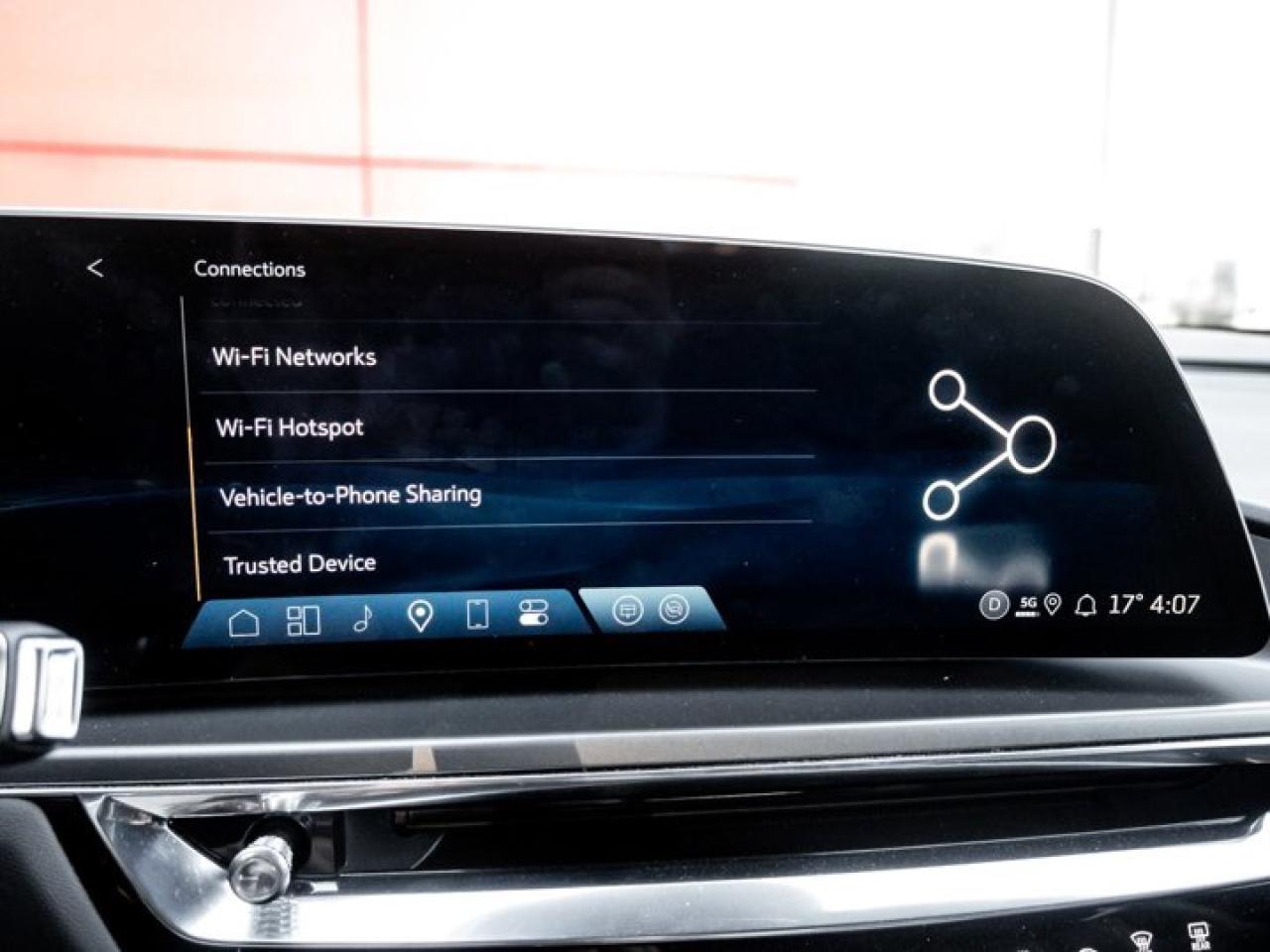 2024 Cadillac LYRIQ Tech Panoroof Heated Seats Apple CarPlay Android Auto Photo