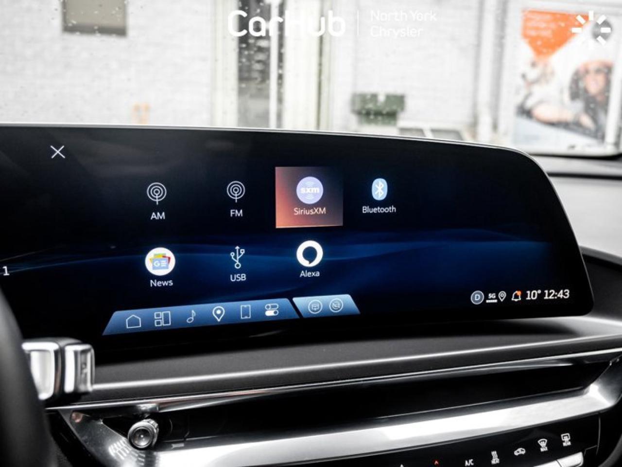 2024 Cadillac LYRIQ Tech Panoroof Heated Seats Navi Apple CarPlay Android Auto Photo