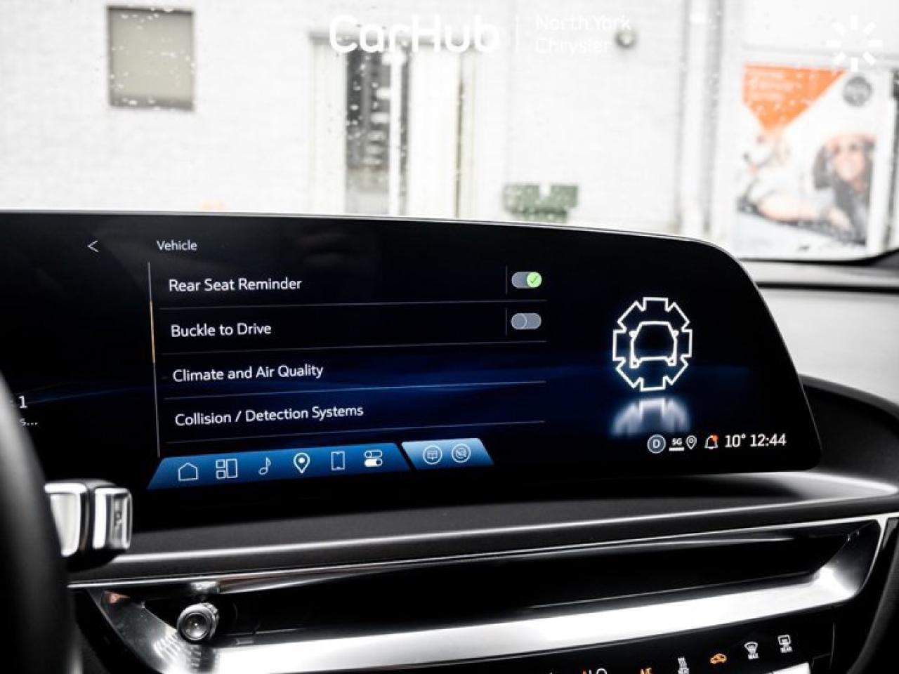 2024 Cadillac LYRIQ Tech Panoroof Heated Seats Navi Apple CarPlay Android Auto Photo