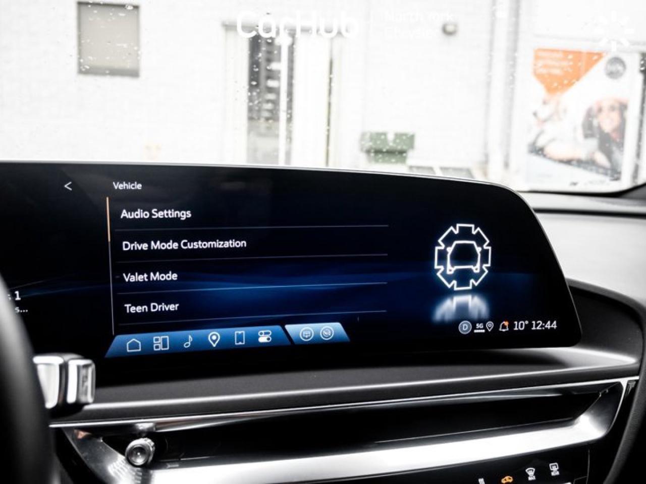 2024 Cadillac LYRIQ Tech Panoroof Heated Seats Navi Apple CarPlay Android Auto Photo