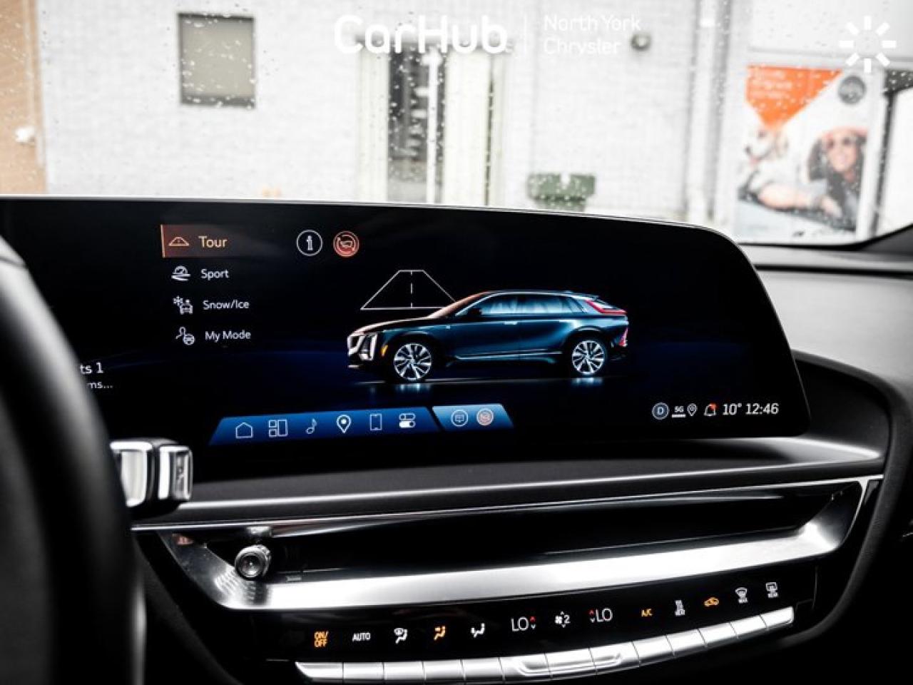 2024 Cadillac LYRIQ Tech Panoroof Heated Seats Navi Apple CarPlay Android Auto Photo