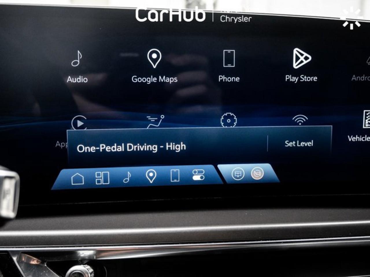 2024 Cadillac LYRIQ Tech Panoroof Heated Seats Navi Apple CarPlay Android Auto Photo