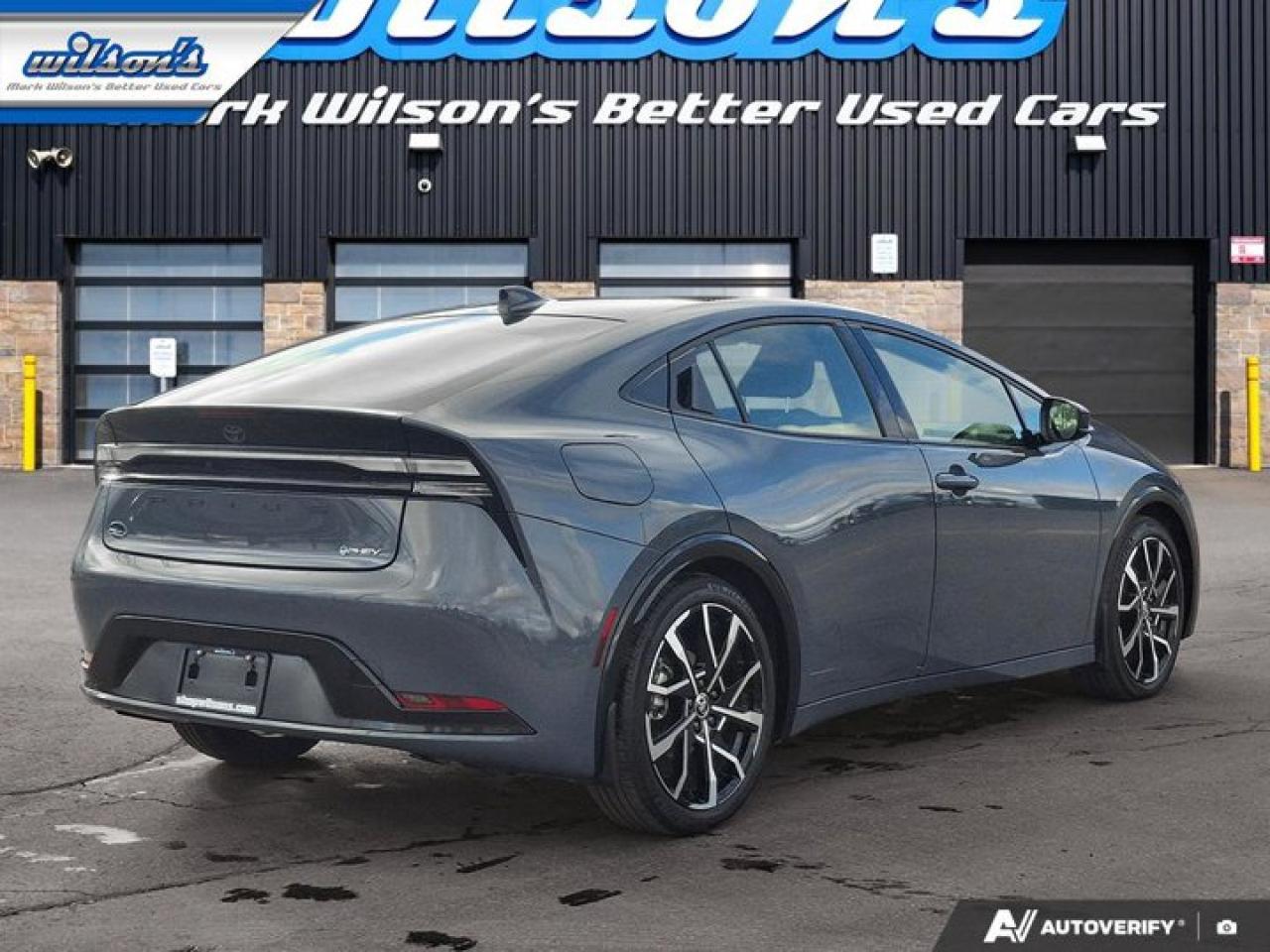 2025 Toyota Prius Plug-In Hybrid XSE PHEV | Leather | Fixed Glass Roof | Carplay & Android Auto & More ! Photo4