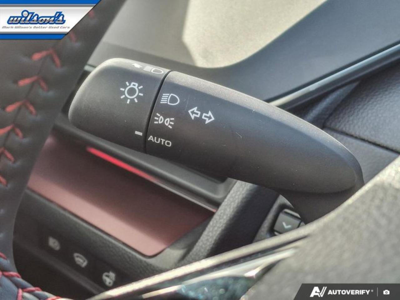 2025 Toyota Prius Plug-In Hybrid XSE PHEV | Leather | Fixed Glass Roof | Carplay & Android Auto & More ! Photo