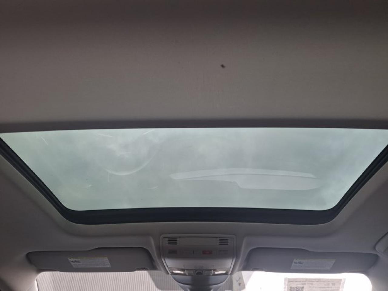 2023 Volkswagen Taos Highline 4Motion AWD | Leather | Pano Roof | Heated Seats + Steering | Beats Audio | and More ! Photo