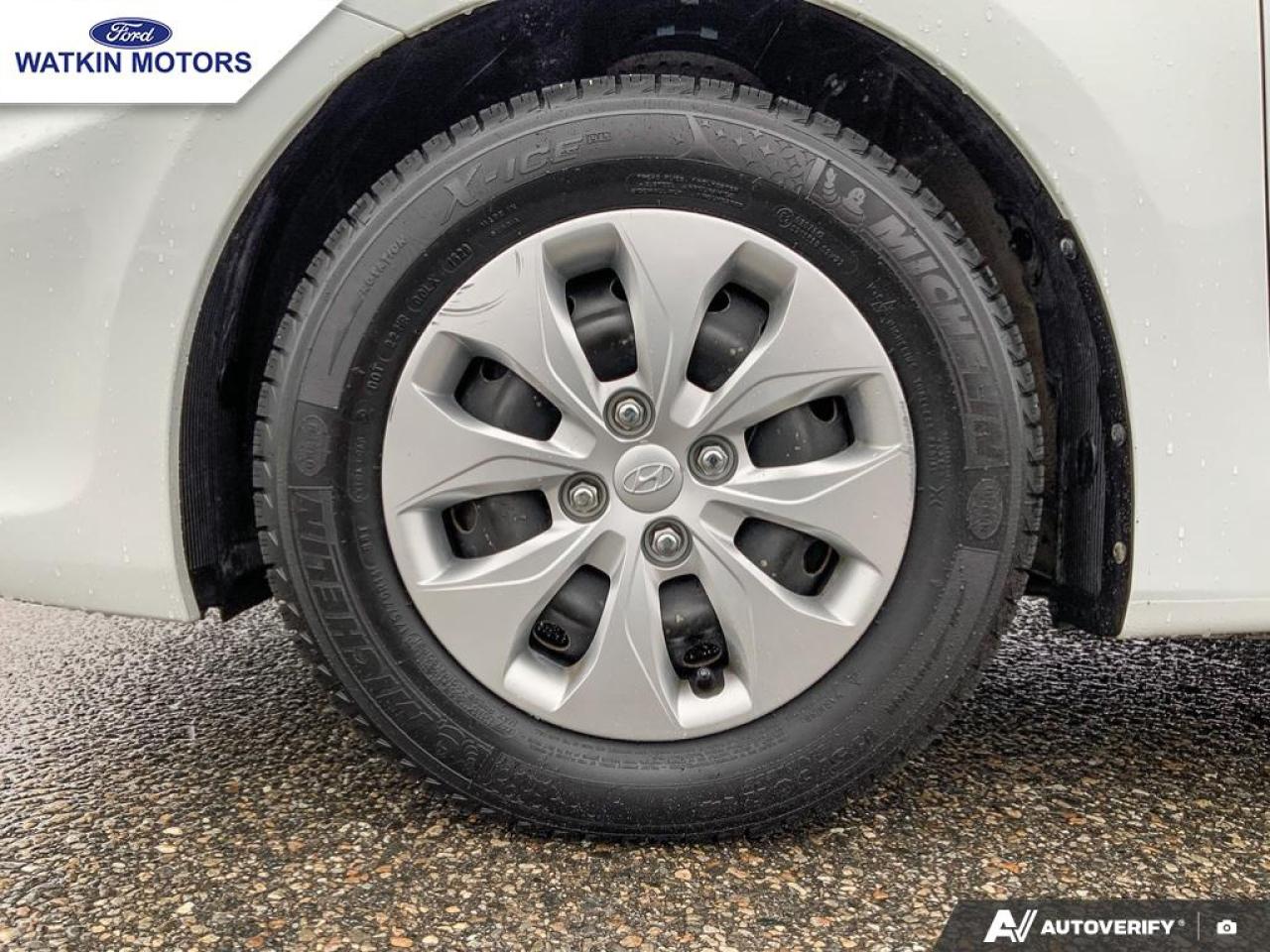 2016 Hyundai Accent GL Hatchback Photo28