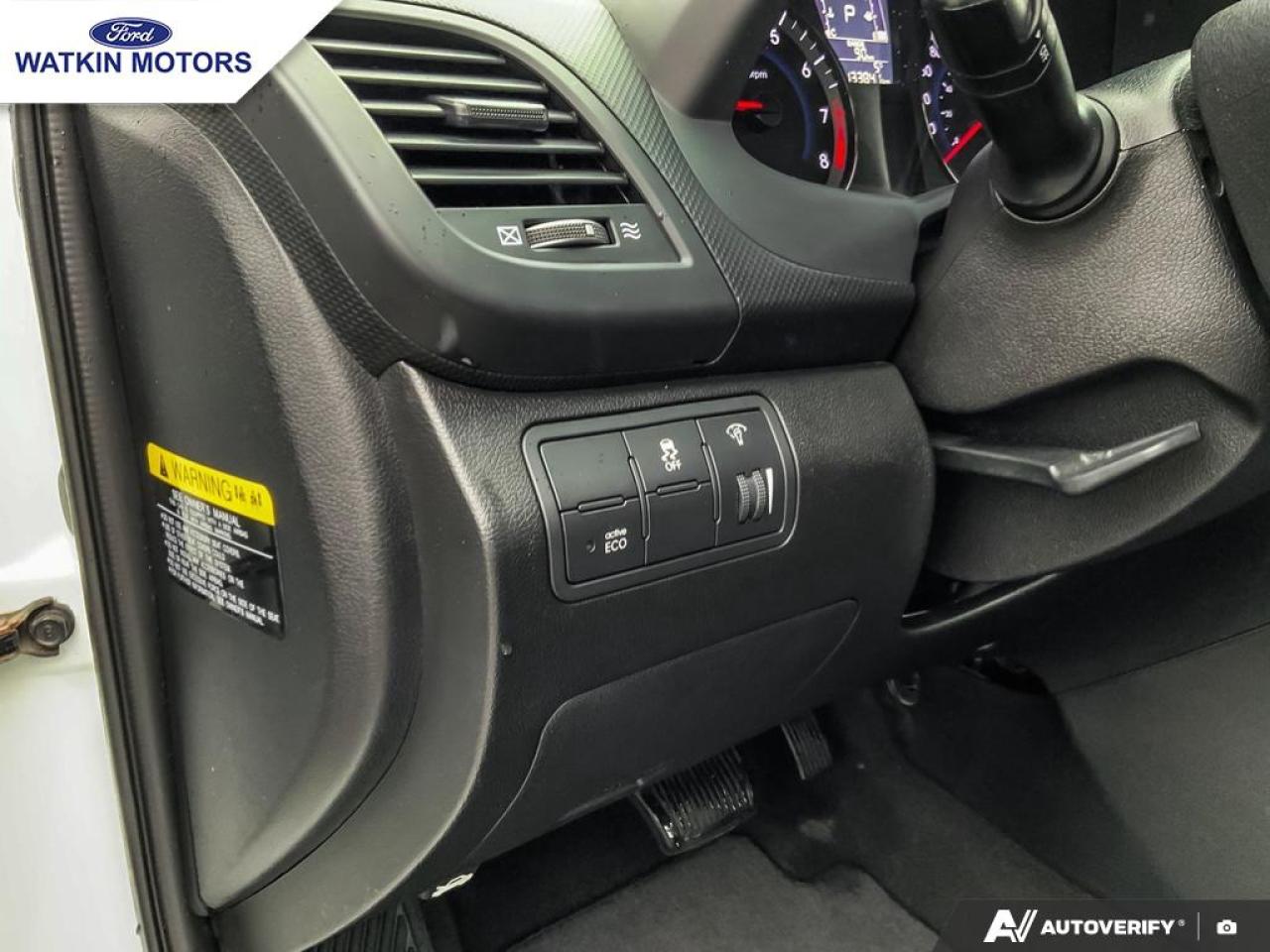 2016 Hyundai Accent GL Hatchback Photo23