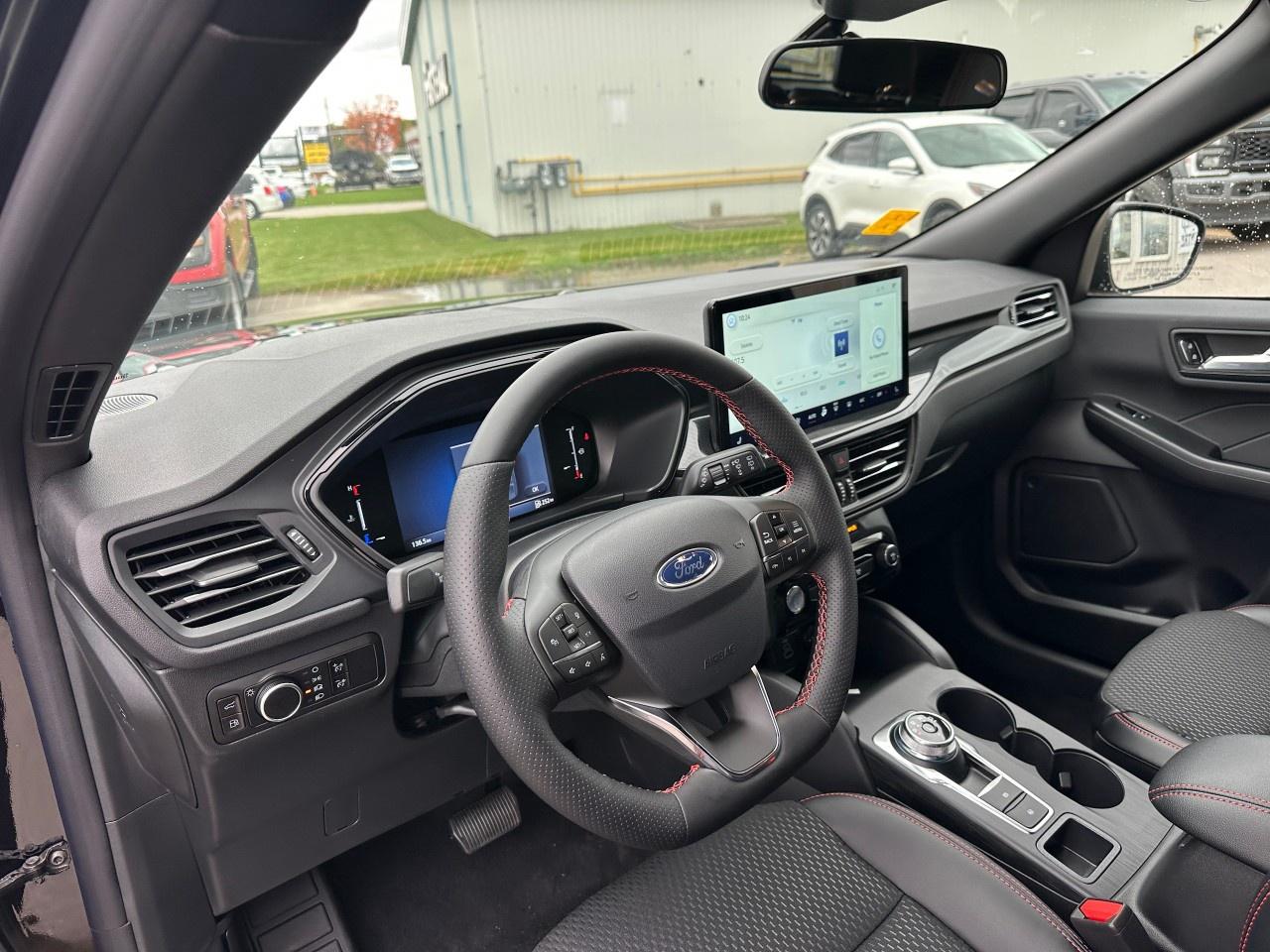 2025 Ford Escape ST-Line AWD Photo