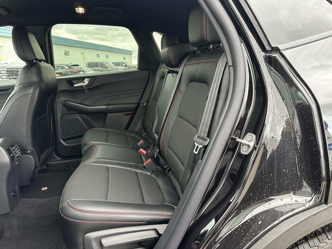 2025 Ford Escape ST-Line AWD Photo