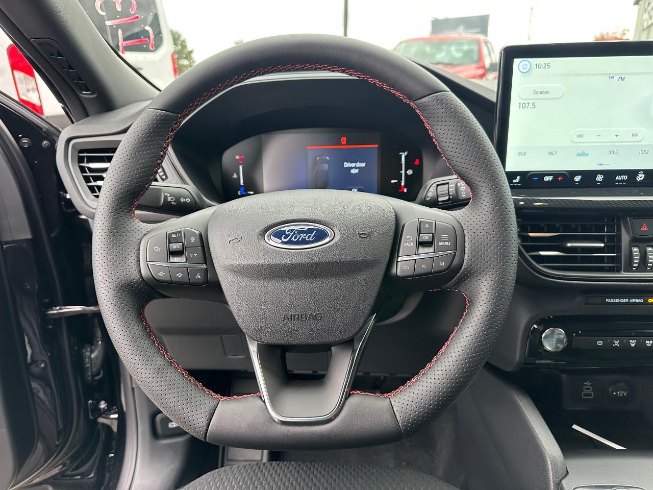 2025 Ford Escape ST-Line AWD Photo