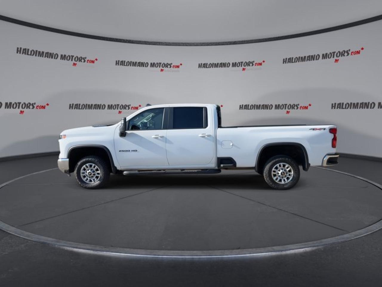 2024 Chevrolet Silverado 2500 HD LT 4WD Photo4