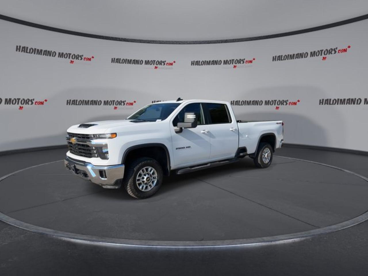 2024 Chevrolet Silverado 2500 HD LT 4WD Photo3