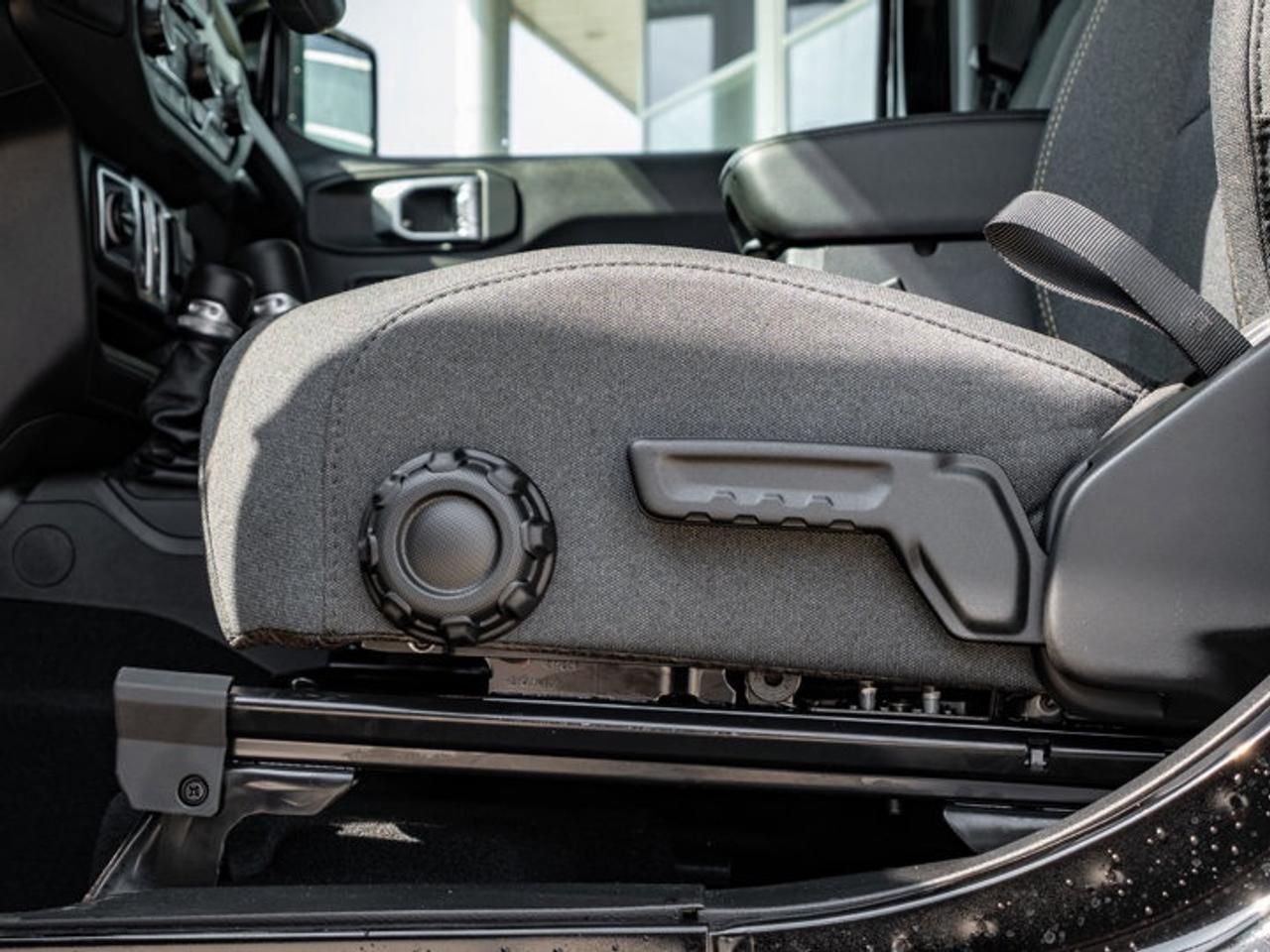 2026 Jeep Wrangler SPORT Photo