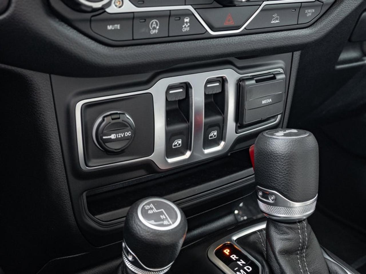 2026 Jeep Wrangler SPORT Photo