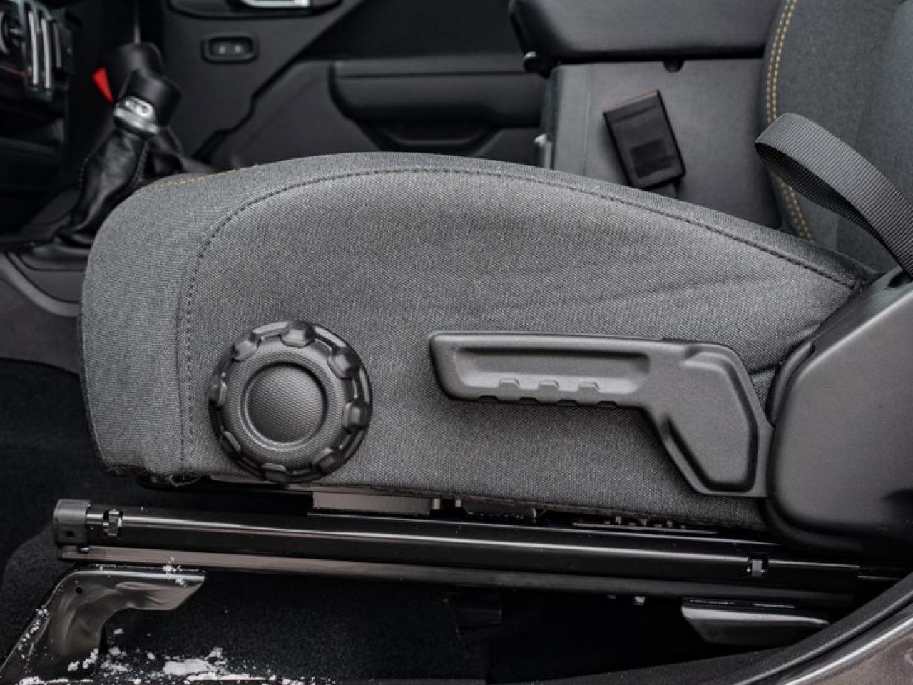 2026 Jeep Wrangler Sport S Photo