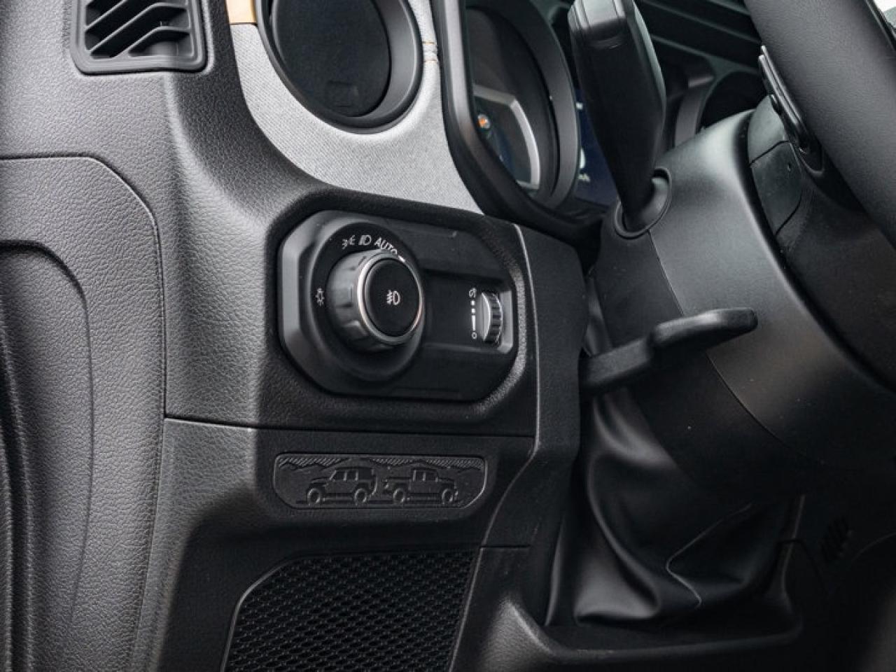 2026 Jeep Wrangler Sport S Photo