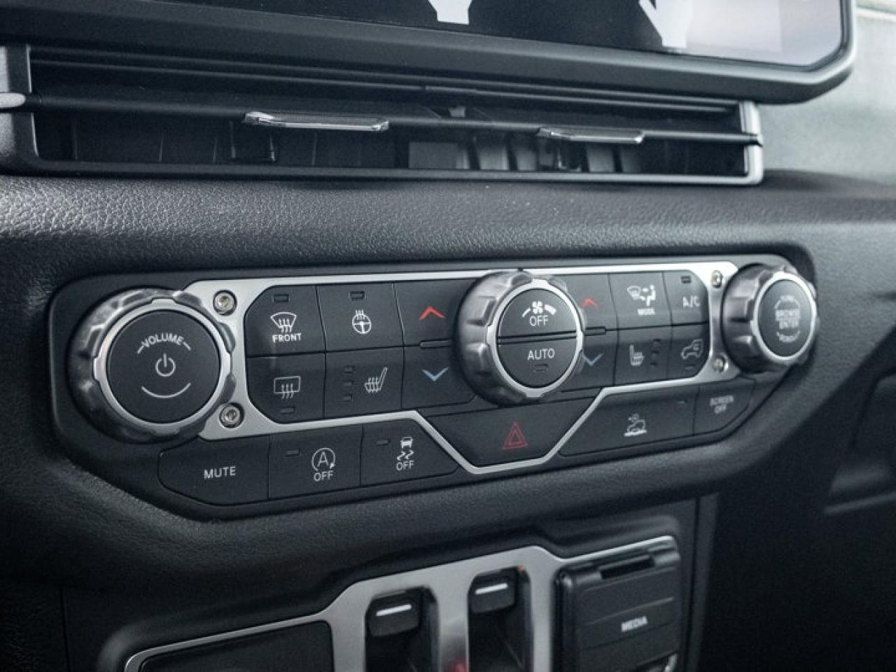 2026 Jeep Wrangler Sport S Photo