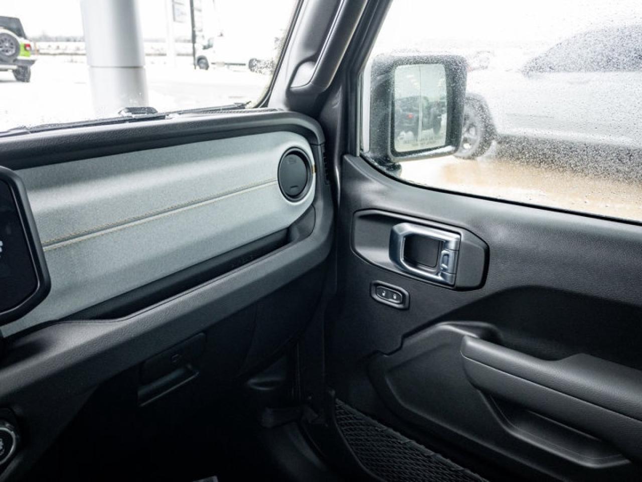 2026 Jeep Wrangler Sport S Photo