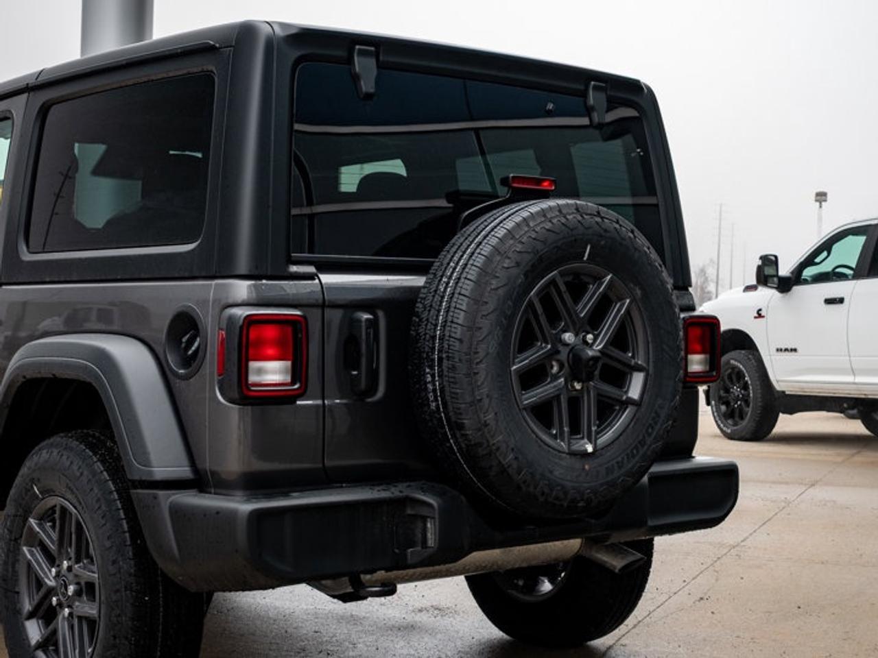 2026 Jeep Wrangler Sport S Photo