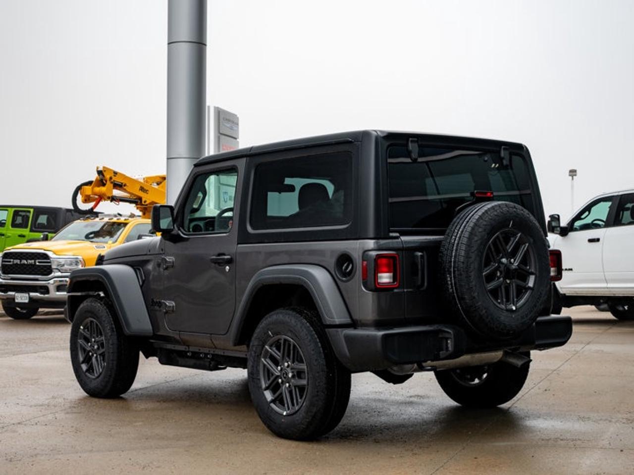2026 Jeep Wrangler Sport S Photo