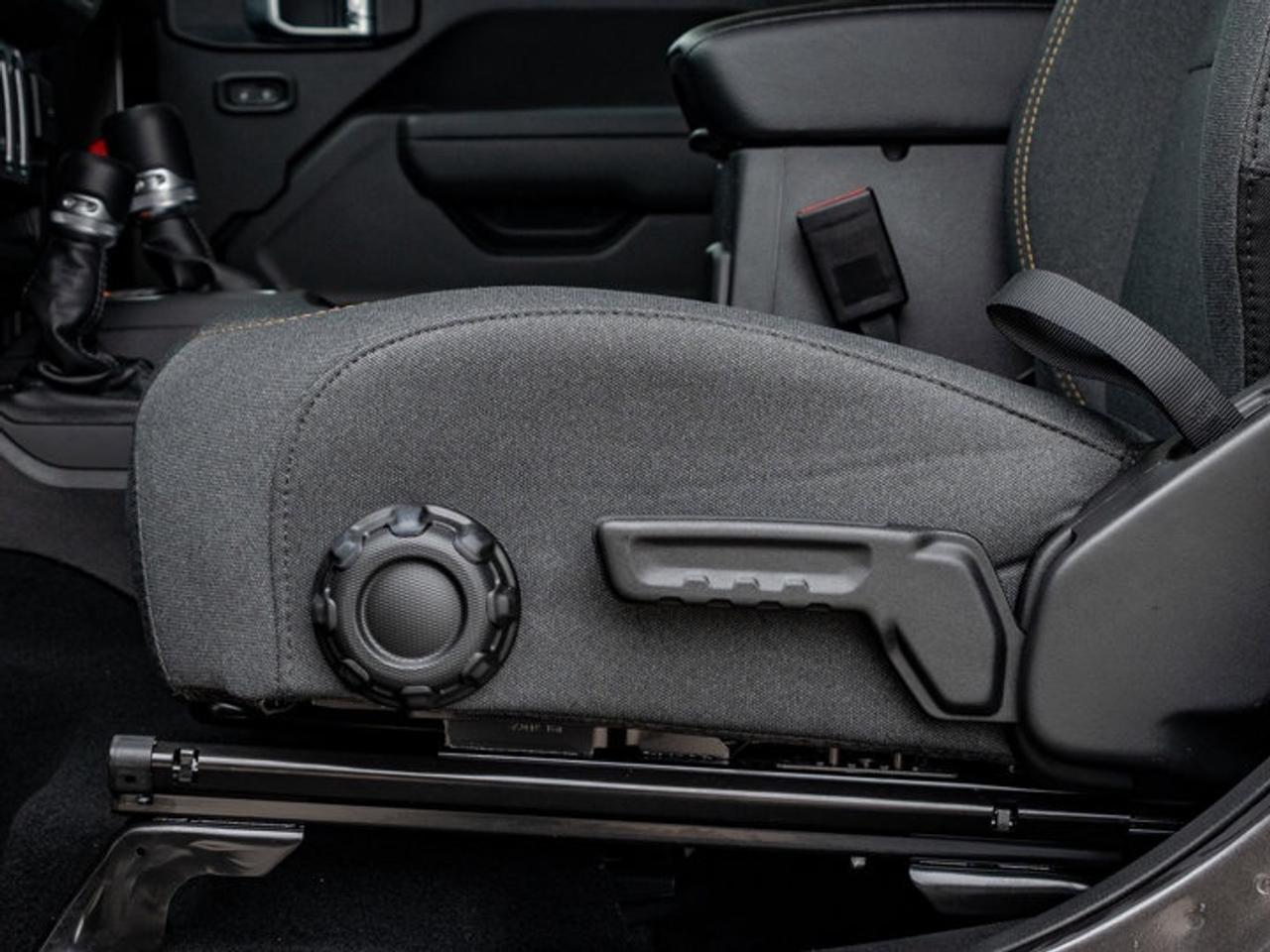 2026 Jeep Wrangler Sport S Photo