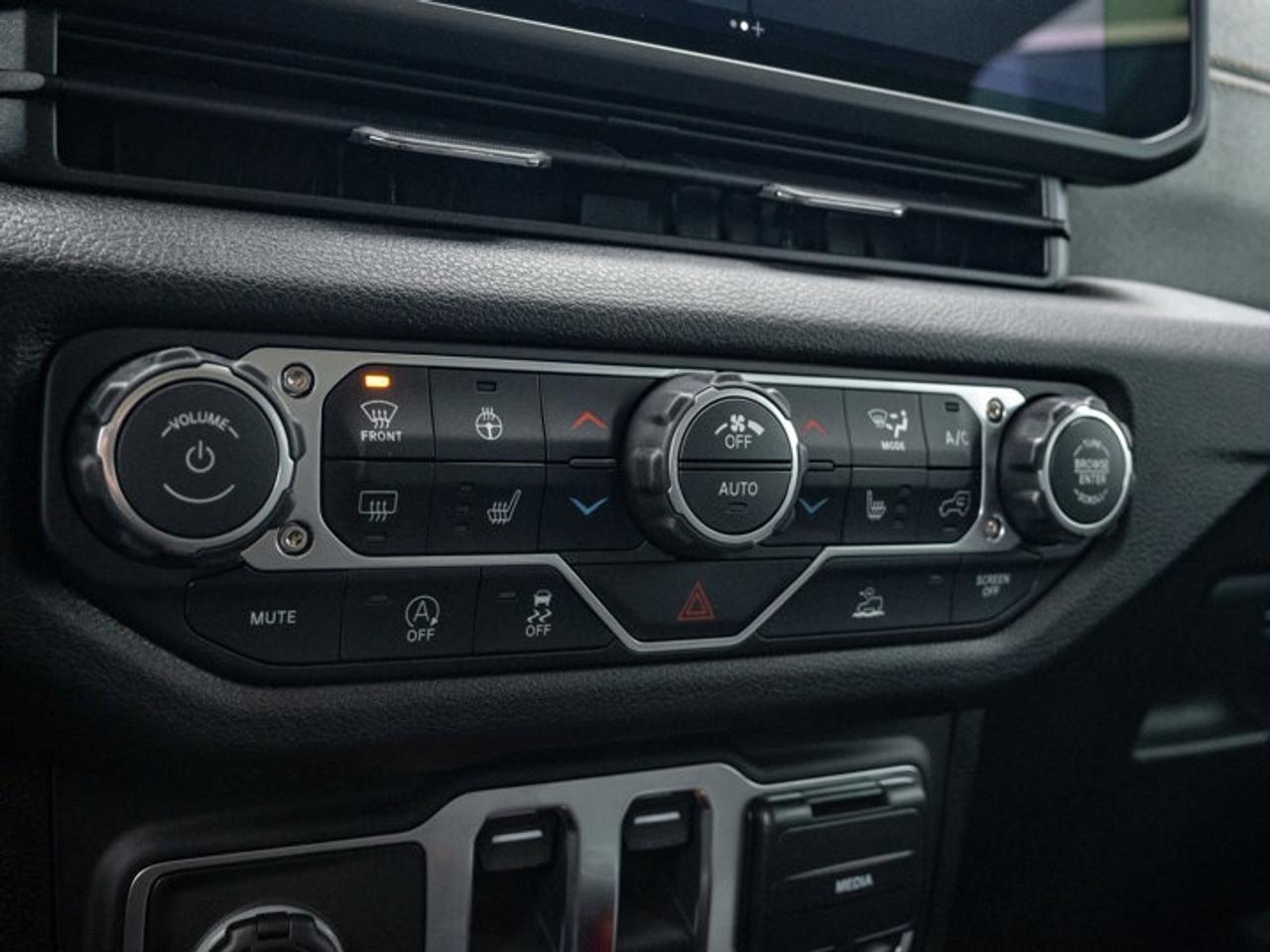 2026 Jeep Wrangler Sport S Photo