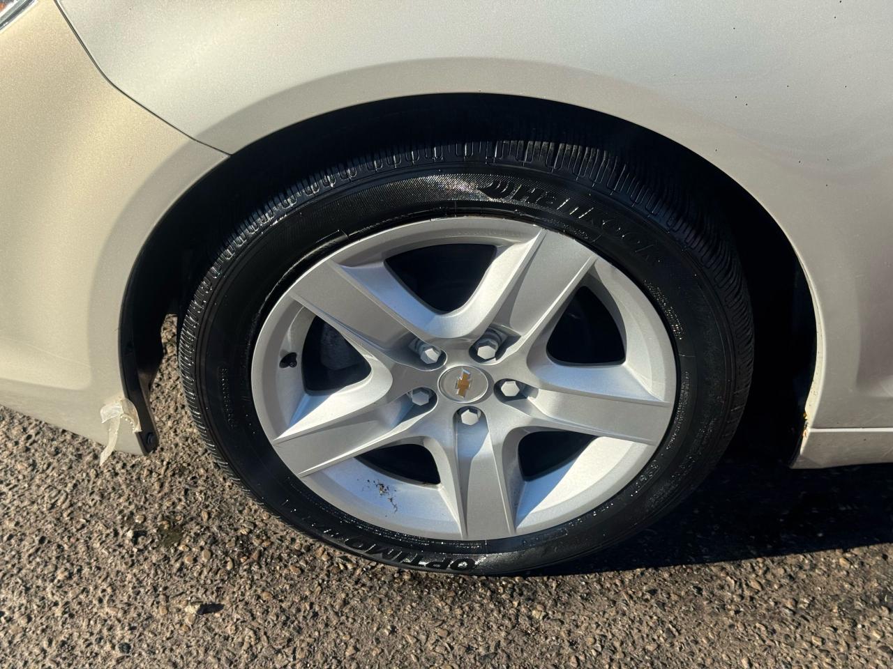 2010 Chevrolet Malibu LS, 4 CYL, AUTO, LOW KMS, ONLY 40,000KMS, CERT - Photo #9