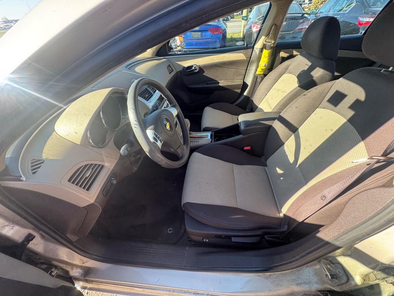 2010 Chevrolet Malibu LS, 4 CYL, AUTO, LOW KMS, ONLY 40,000KMS, CERT Photo