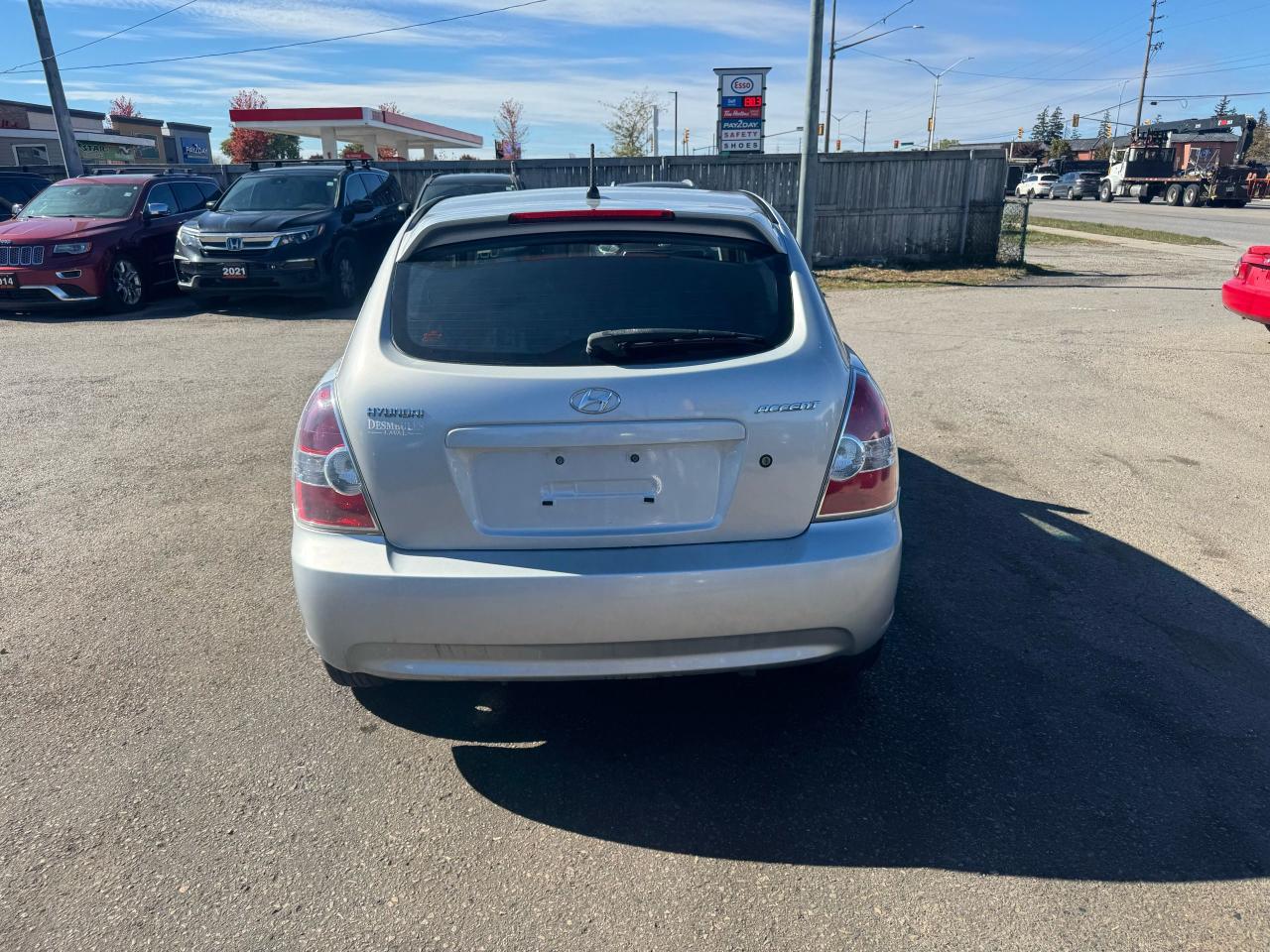 2009 Hyundai Accent L, AUTO, HATCH, ONLY 70,000KM, GAS SAVER, CERT Photo3