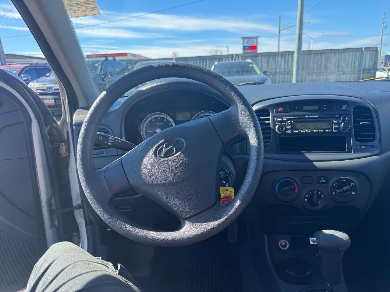 2009 Hyundai Accent L, AUTO, HATCH, ONLY 70,000KM, GAS SAVER, CERT - Photo #14