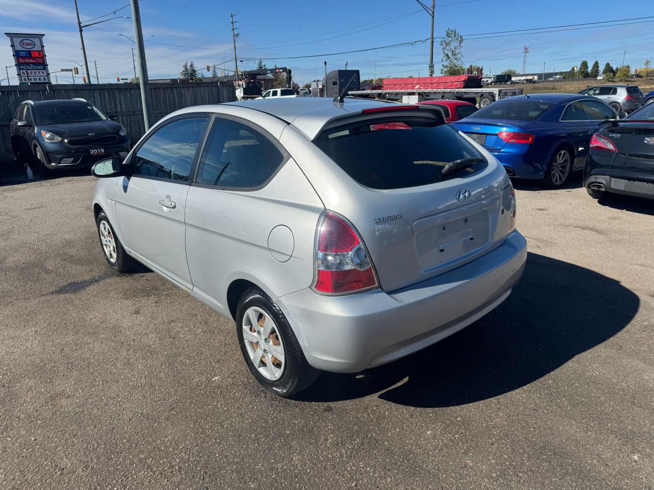 2009 Hyundai Accent L, AUTO, HATCH, ONLY 70,000KM, GAS SAVER, CERT - Photo #3