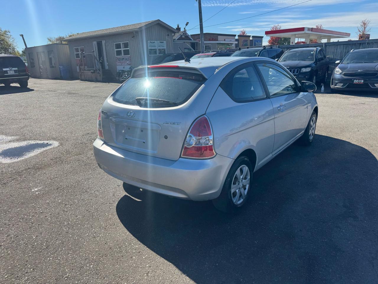 2009 Hyundai Accent L, AUTO, HATCH, ONLY 70,000KM, GAS SAVER, CERT Photo4