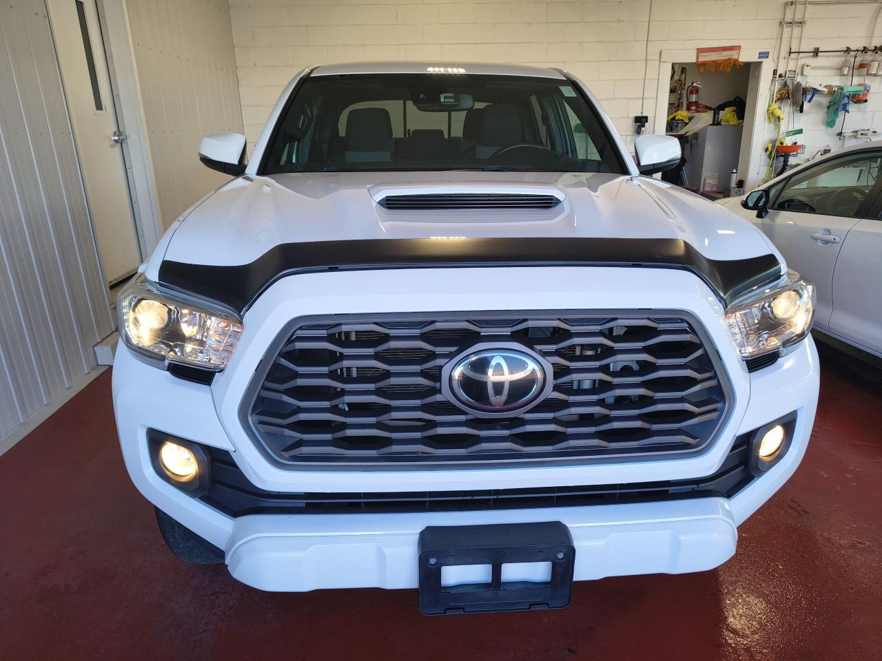 2021 Toyota Tacoma 4x4 Double Cab Auto Photo0