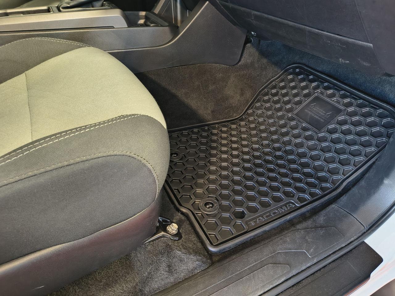 2021 Toyota Tacoma 4x4 Double Cab Auto Photo0