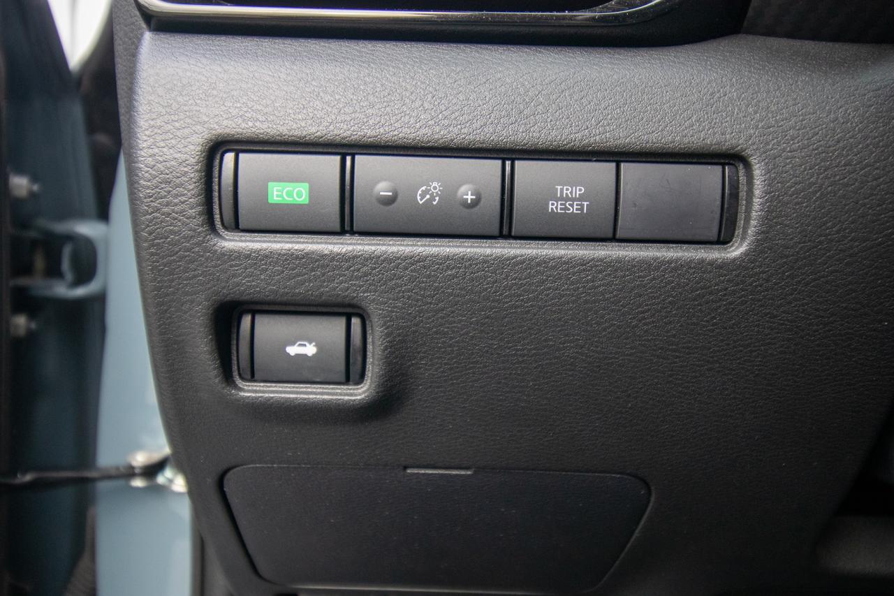 2024 Nissan Sentra SV Photo5