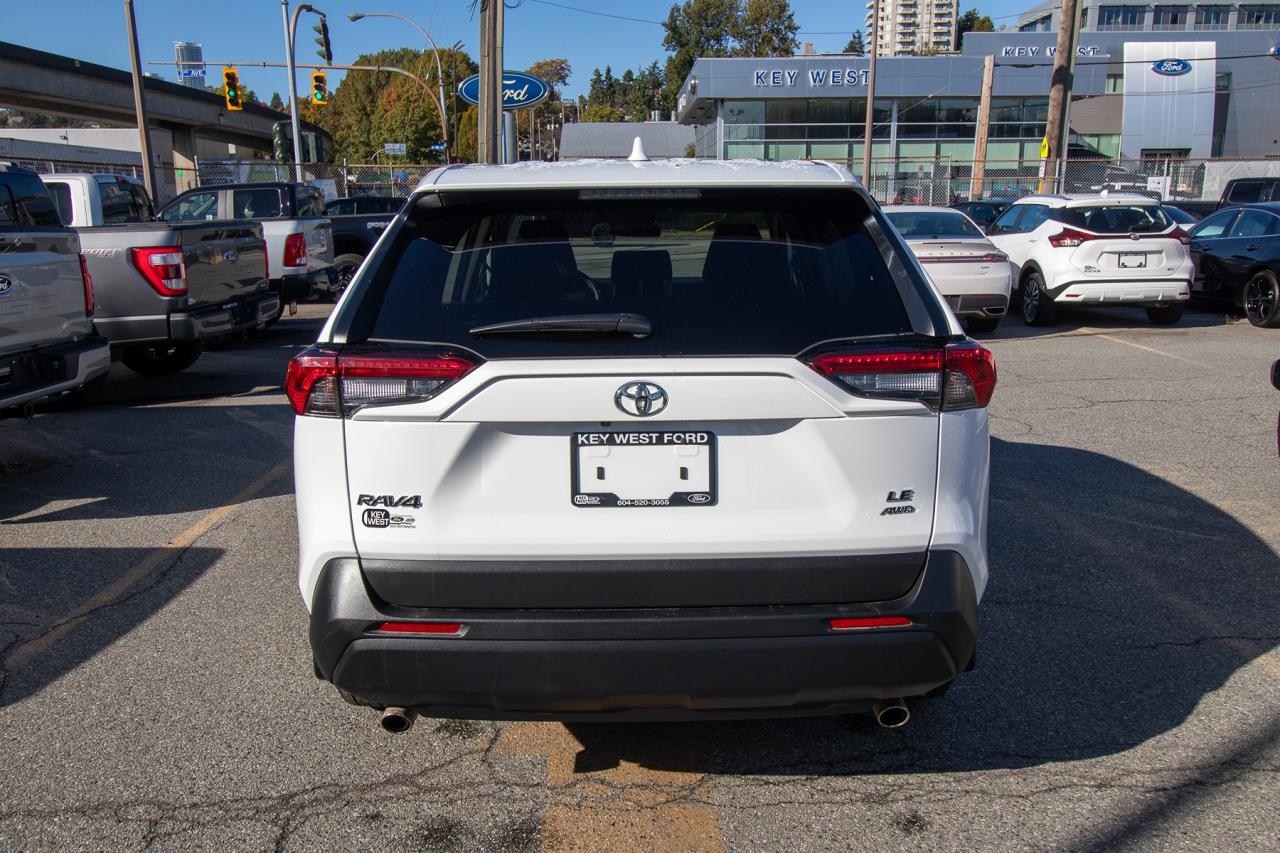2025 Toyota RAV4 LE AWD Photo5