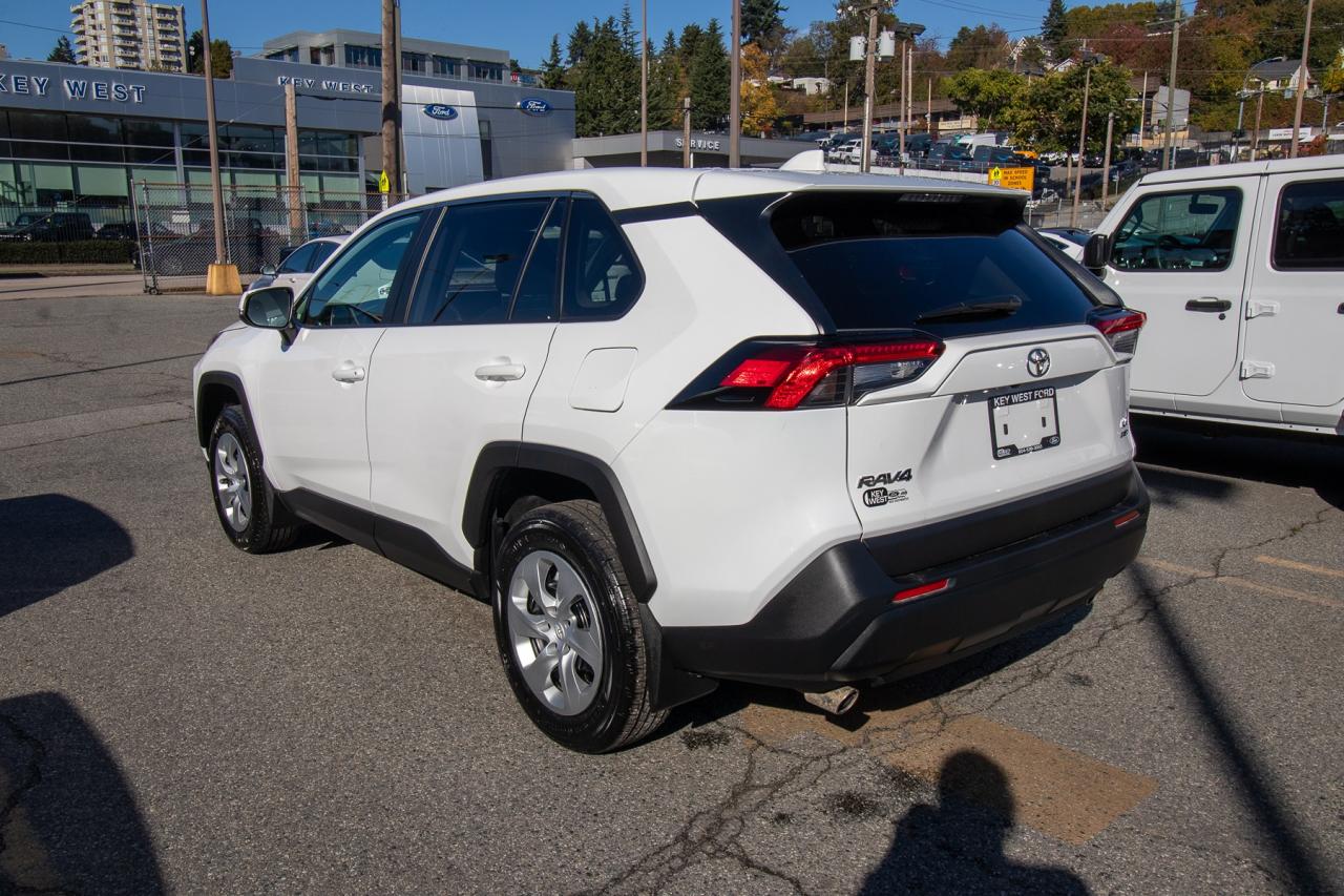2025 Toyota RAV4 LE AWD Photo5