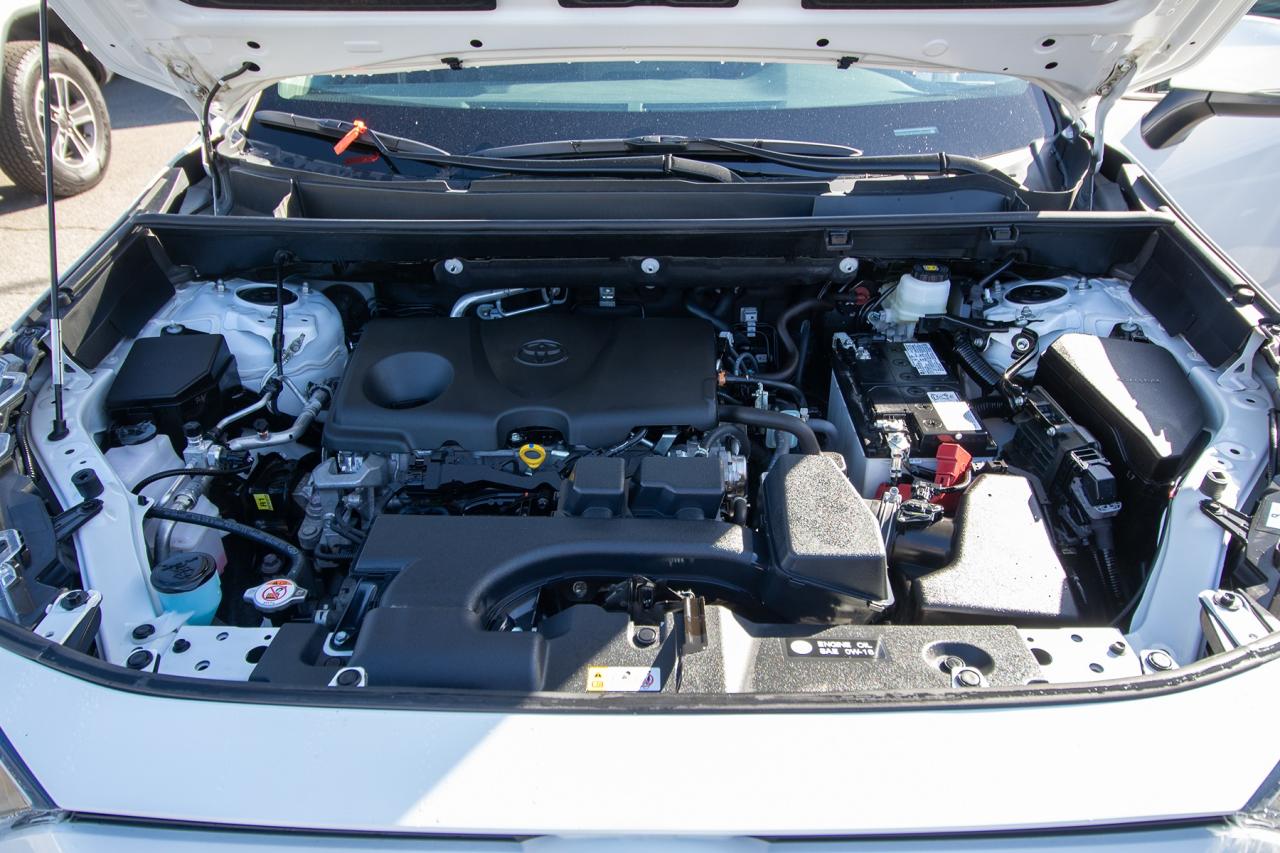 2025 Toyota RAV4 LE AWD Photo5