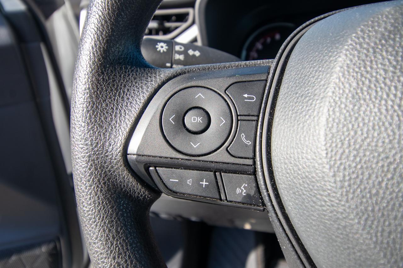 2025 Toyota RAV4 LE AWD Photo5